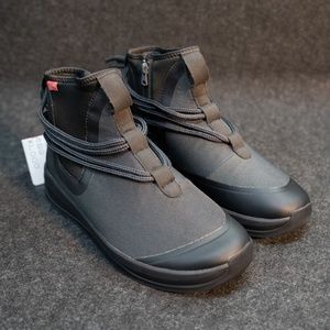SKYE PEMBRTN orca black -New (No box)